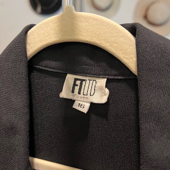 FTLTD Black Vintage 90s Fringe Trim Gold Button Front Cropped Blazer Jacket USA - Picture 3 of 13